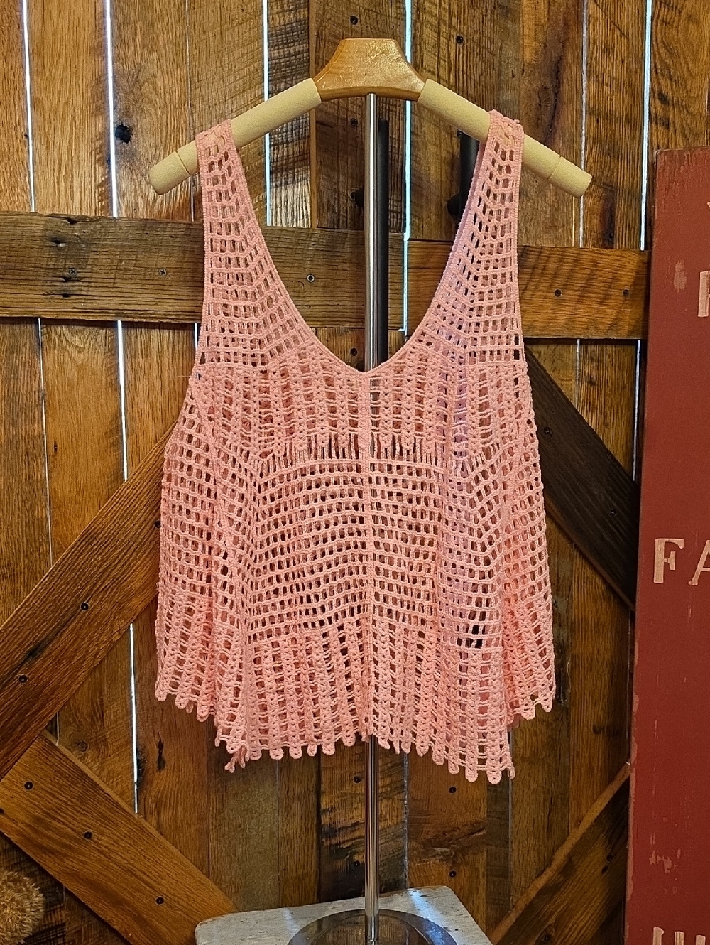 047p POL Pink Crochet Open-Weave Tank Top